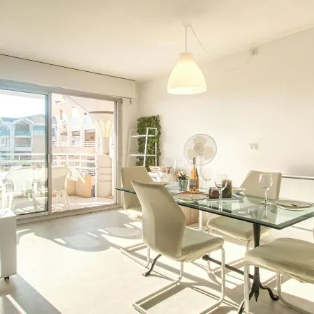 Apartment Port D'attache-8 By Interhome Frejus